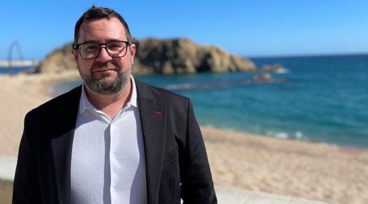 El candidat del PSC a Blanes, Jordi Hernández, davant de sa Palomera