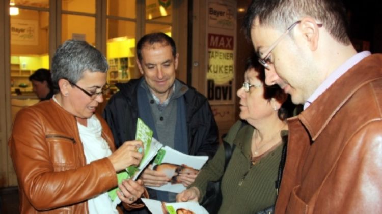 ICV-EUiA ha fet campanya aquest dilluns per l'Eix Comercial de Lleida © ACN