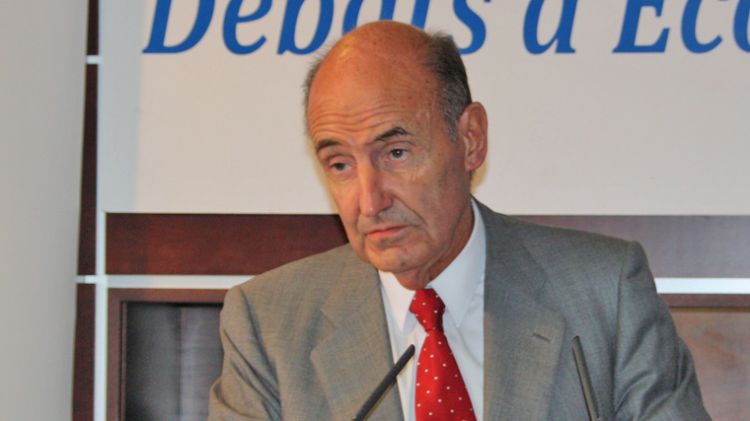 L'advocat i expolític Miquel Roca Junyent durant la ponència que ha pronunciat a Begur © ACN