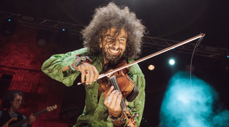 Ara Malikian, ahir damunt l'escenari de la Ciutadella de Roses. Gemma Martz