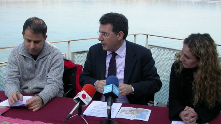 Presentació dels itineraris ahir a l'Estany de Banyoles © AG