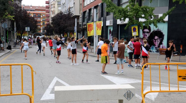 Prova pilot per reduir el trànsit un tram del carrer la Salle de Girona. ACN
