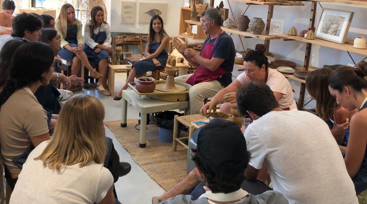 Un dels tallers de ceràmica que van participar els influencers