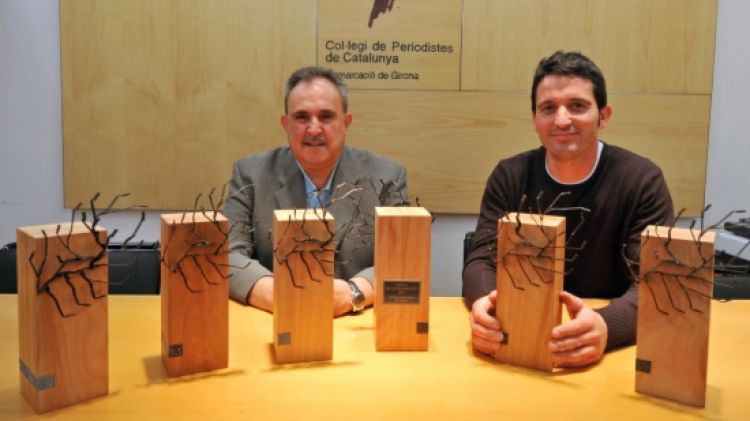 Jordi Grau amb Alfons Plujà, autor del guardó d'aquest any © ACN