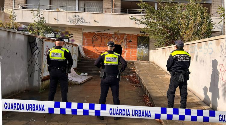 La Guàrdia Urbana durant l'operatiu al bloc ocupat