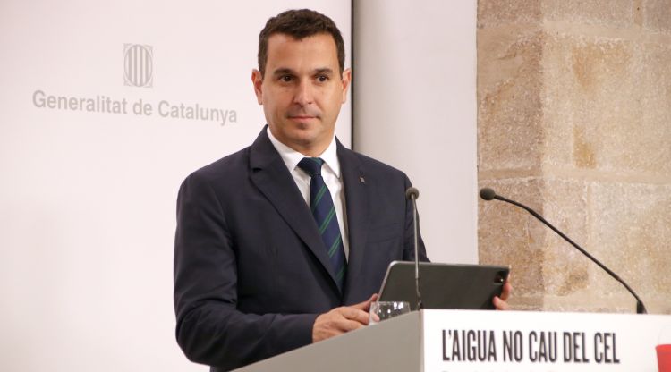 El director de l’Agència Catalana de l’Aigua (ACA), Samuel Reyes, en roda de premsa al Palau de la Generalitat. ACN