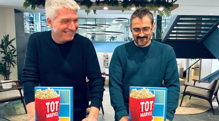 Pep Prieto i Àlex Santaló presentant el seu nou llibre 'Tot Marvel'