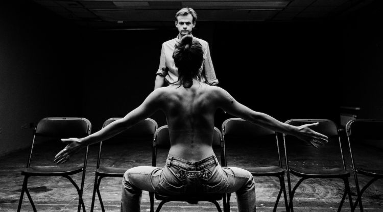 L'espectacle ‘Žuvedra (La Gavina)’ de Txèkhov dirigit per Jokubas Brazys