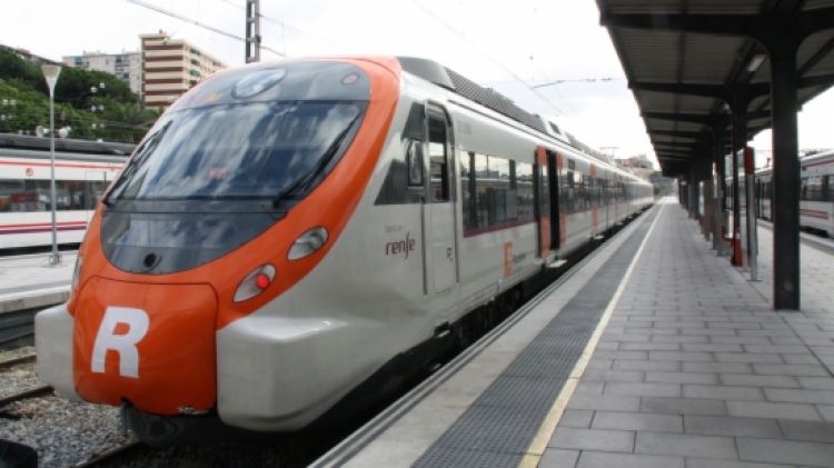 Comboi de Rodalies aturat a l'estació de l'Hospitalet © ACN