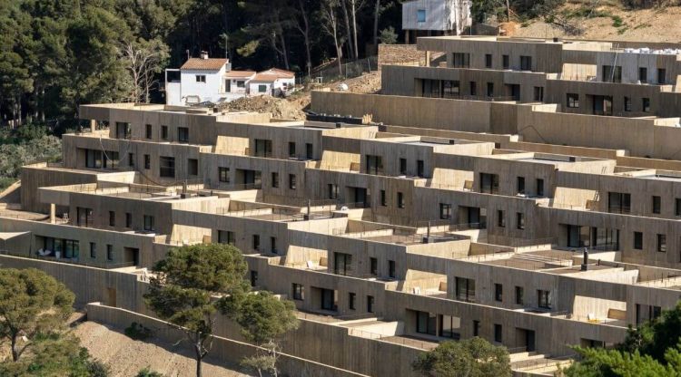 Construcció d'habitatges a Sa Riera de Begur. SOS Costa Brava