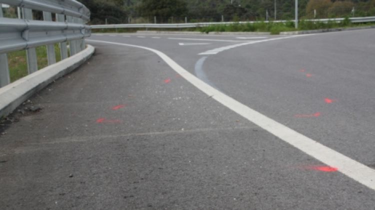 El punt on s'ha produït l'accident, just a la primera rotonda de la sortida de la C-31 en direcció al nucli de Palamós © ACN