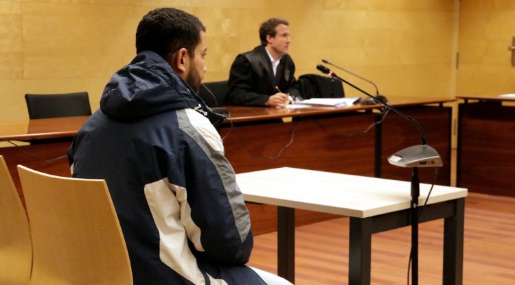 L'acusat de retenir una dona contra la seva voluntat en un pis de Girona. ACN