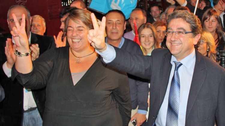 Enric Millo i Concepció Veray, eufòrics a la seu del PPC la nit electoral del 20-N © ACN