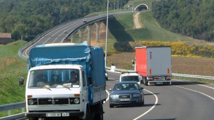 El túnel de Bracons compleix avui el 5è aniversari des de l'obertura l'any 2009. Es va inaugurar amb la previsió d'arribar als 9.000 vehicles diaris però en realitat la freqüència de la via que connecta la Garrotxa amb Osona ha estat inferior, entre altre