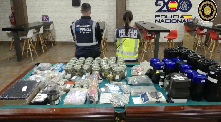 La droga i el material comissat a l'associació cannàbica de Figueres. ACN