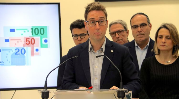 L'alcalde de Figueres, Jordi Masquef, durant la roda de premsa d'aquest matí. ACN