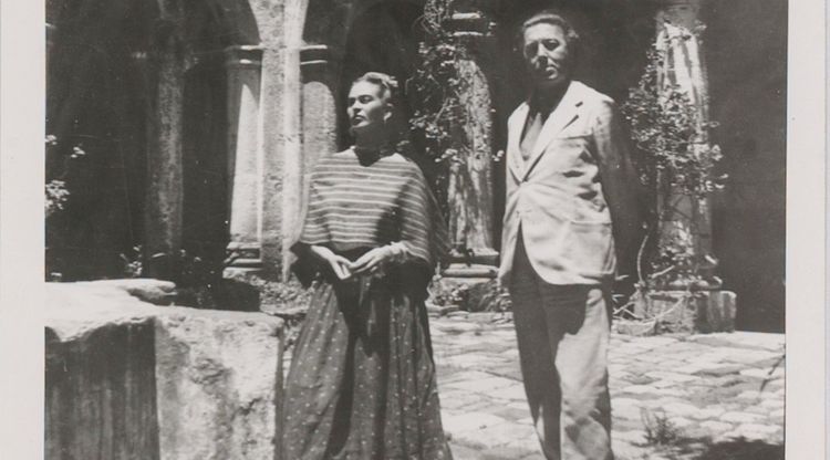 Frida Kahlo i André Breton, en el viatge cap a Puebla (Mèxic) 27 de maig 1938. Association Atelier André Breton. Fotografia Fritz Bach