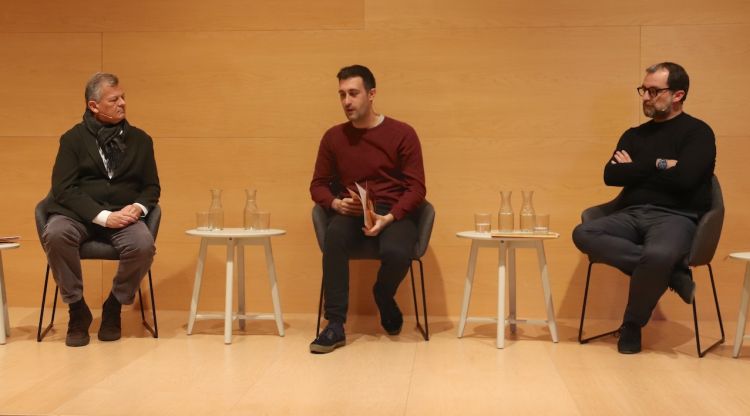 El director del festival de Peralada, Oriol Aguilà, el compositor Joan Magrané i el director musical Francesc Prat. ACN