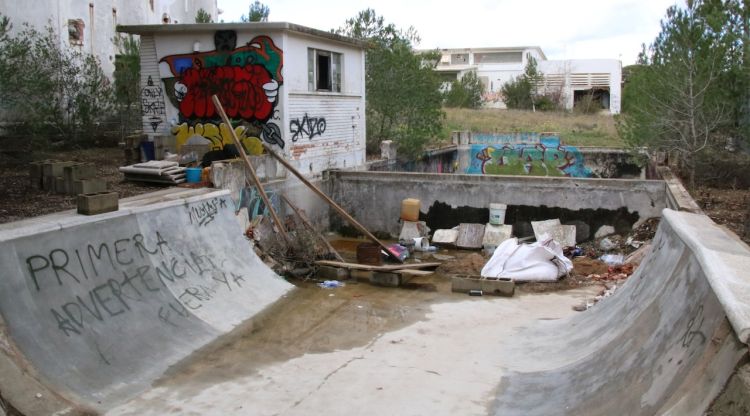 La zona que s'ha habilitat una colla d'skaters dins les instal·lacions de Radio Liberty. ACN