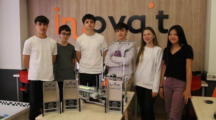 L'equip Purple Lions d'Innovat Eduació, que va guanyar el torneig estatal i es prepara pel mundial. ACN