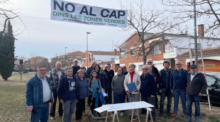 Els veins en un acte de recollida de signatures