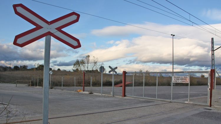 El nou centre intermodal del Far-Vilamalla s'aixecarà en uns terrenys adjacents a la plataforma que ara té Renfe a la zona industrial © ACN