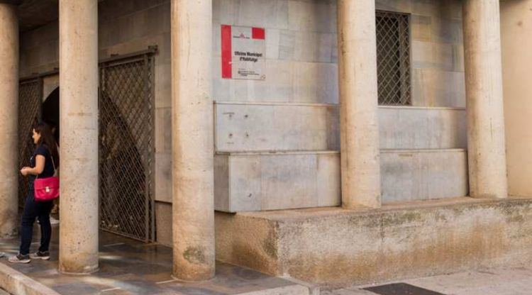 Exterior de l'Oficina Muncipal d'Habitatge de Girona