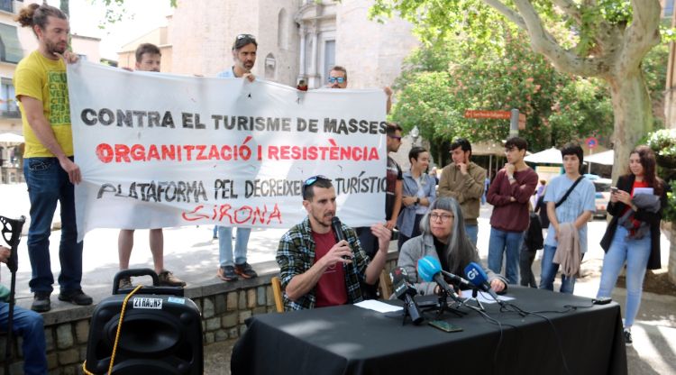Roda de premsa de presentació de la plataforma pel descreixement turístic Girona. ACN