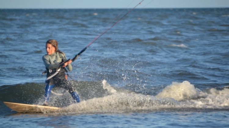 El campió d'Espanya de kitesurf, el gironí Noè Font © ACN