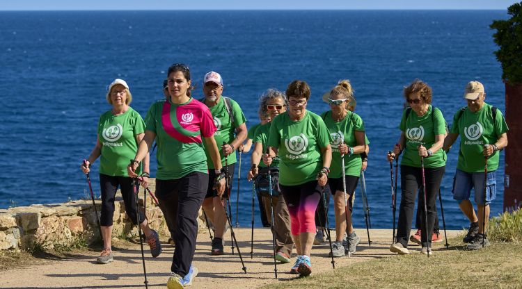Una de les caminades arran de mar del programa 'Activa't amb la natura'. Eddy Kelele