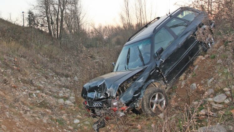 La jove ha perdut el control del vehicle i s'ha precipitat pel marge del pont de Fontajau © ACN