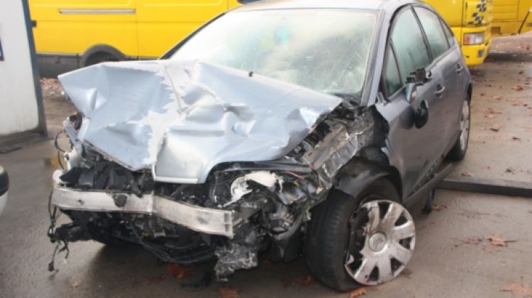 A l'accident s'hi van veure involucrats dos cotxes, que van xocar un contra l'altre per encalç © ACN
