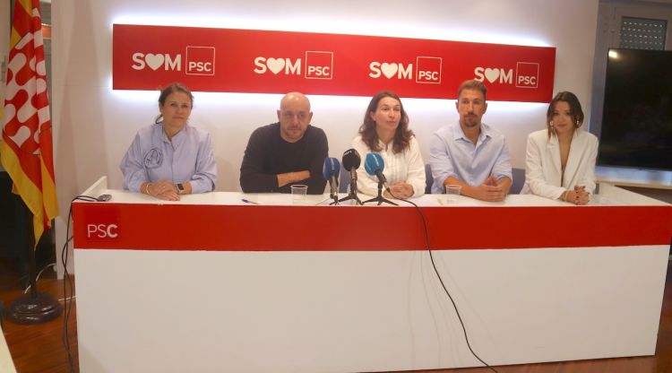 Els regidors socialistes a la seu del PSC a Girona. ACN
