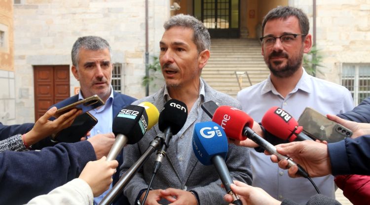 El gerent de la Regió Sanitària, Jaume Heredia, acompanyat dels alcaldes de Girona i Salt, Lluc Salellas i Jordi Viñas. ACN