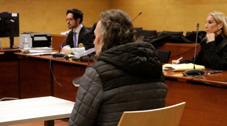 De perfil, el condemnat per abusar d'un nen a a Llagostera. ACN