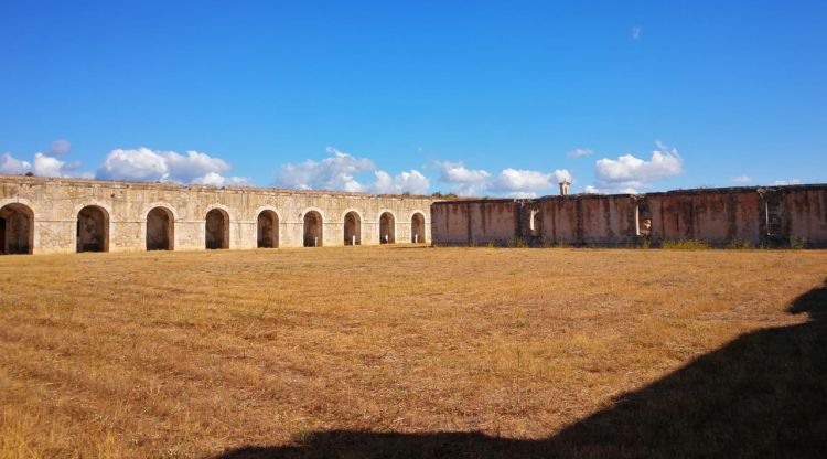 El pati del penal del castell de Sant Ferran