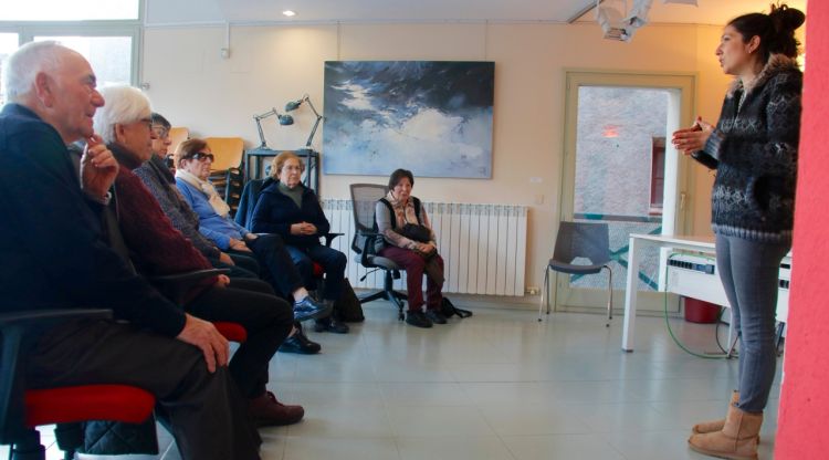 Una sessió del programa de benestar per a les persones grans. ACN