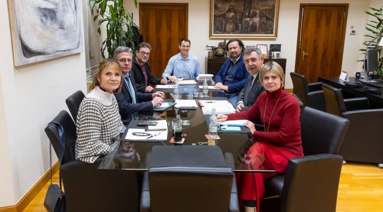 La reunió dels presidents de les diputacions catalanes amb els amics de la Bressola