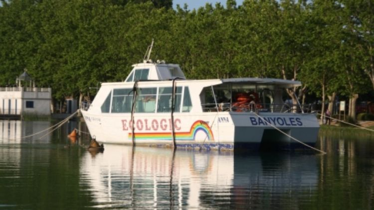 Imatge de la barca 'Anna' a l'Estany de Banyoles (arxiu)