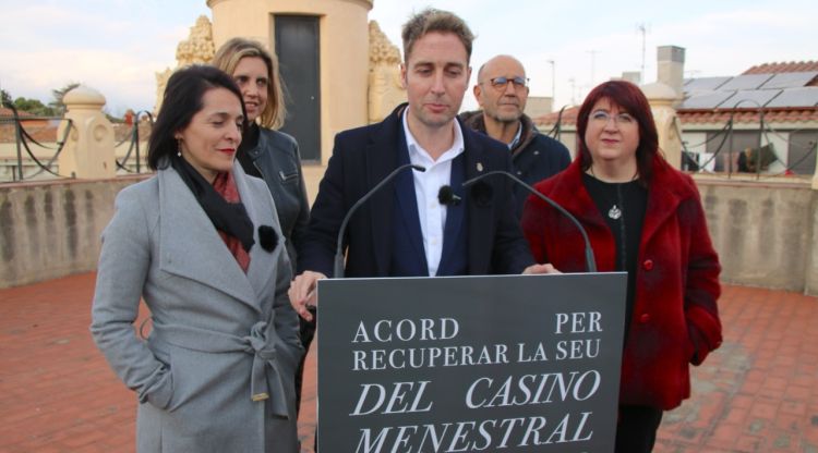 L'alcalde de Figueres, Jordi Masquef, anunciant quan està previst que comencin les obres del casino. ACN