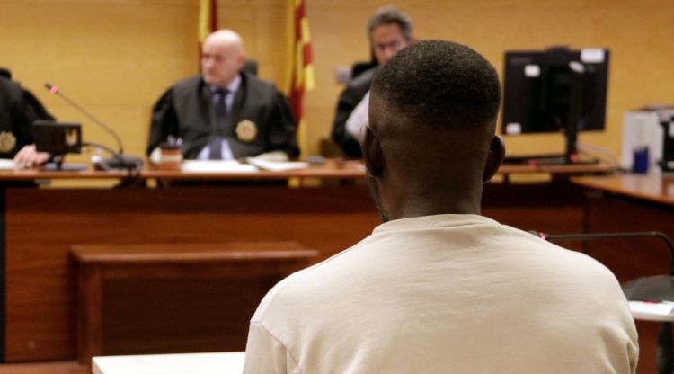 D'esquenes, l'acusat de violar una noia a Blanes. ACN