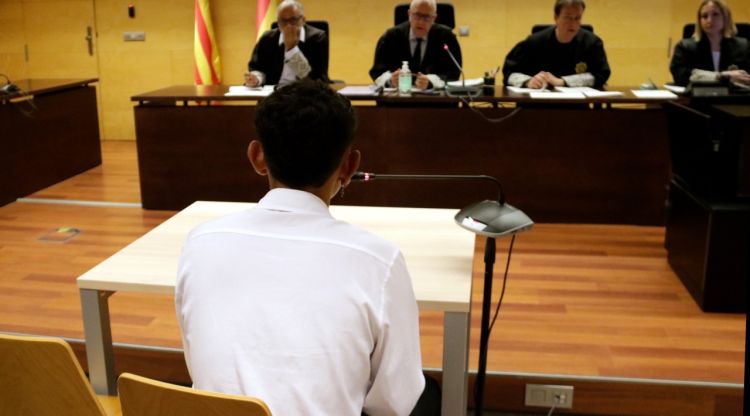 D'esquenes, l'acusat d'intentar abusar sexualment d'una noia a Palafrugell. ACN