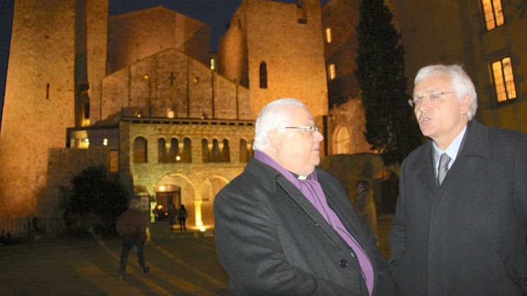 El conseller de Cultura, Ferran Mascarell, durant la inauguració de les obres de restauració del monestir © ACN