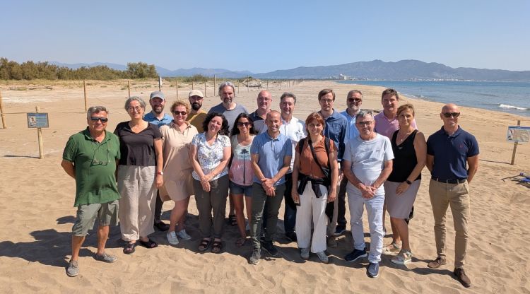 Foto de grup de la Comissió del litoral del Parc Natural dels Aiguamolls de l'Empordà