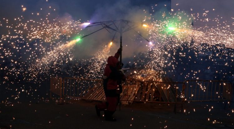 Dos dels diables de les Gàrgoles de Foc de Banyoles. ACN