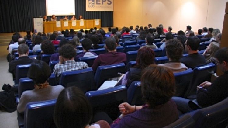Unes 200 persones han participat a l'assemblea que s'ha fet aquesta tarda a la sala d'actes de la Politècnica © ACN