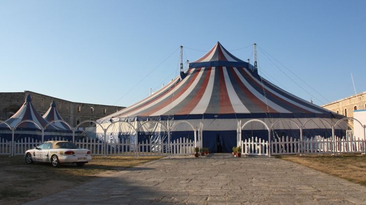 Les veles ja estan a punt per al Festival Internacional del Circ Castell de Figueres © ACN