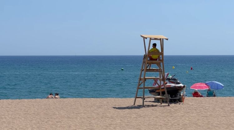 La torre de vigilància aquàtica de la platja de Pals. ACN