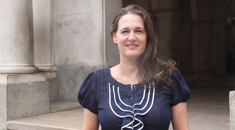 La impulsora de la campanya per batejar la biblioteca de Figueres amb el nom de Vicenç Pagés, Glòria Cristina. ACN