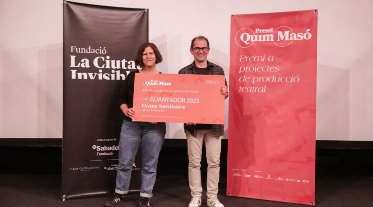 Llàtzer Garcia rep el XIX Premi Quim Masó pel muntatge 'Grans bardisses'